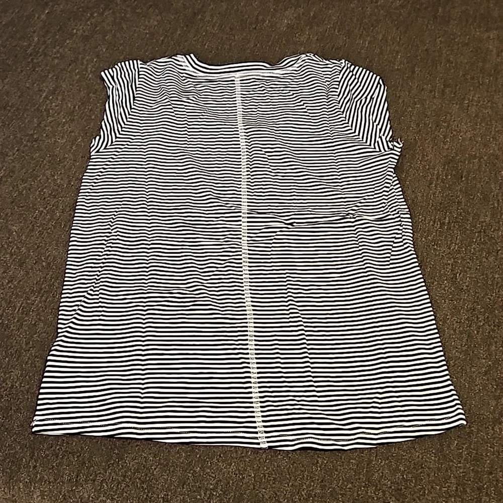 Project Social T top - Picture 4 of 4